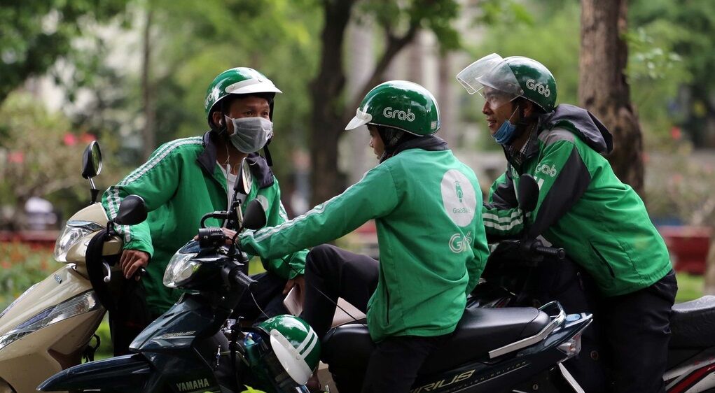 Experience Hanoi Tours with sustainable rides